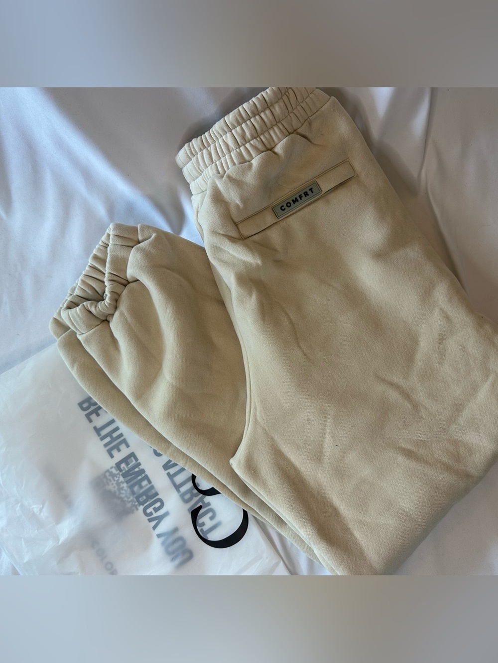 Comfrt Travel Essentials size Large Adult Unisex Color/Bone Brand New